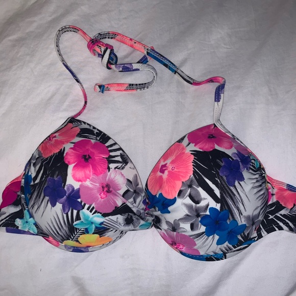 padded halter top